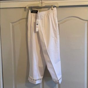 White pants capri size 10